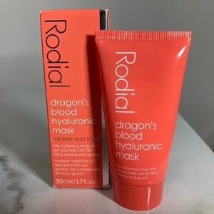 Rodial Dragon's Blood
Hyaluronic Mask Hydrate & Tone
50ml / 1.7oz RV$65 Sealed